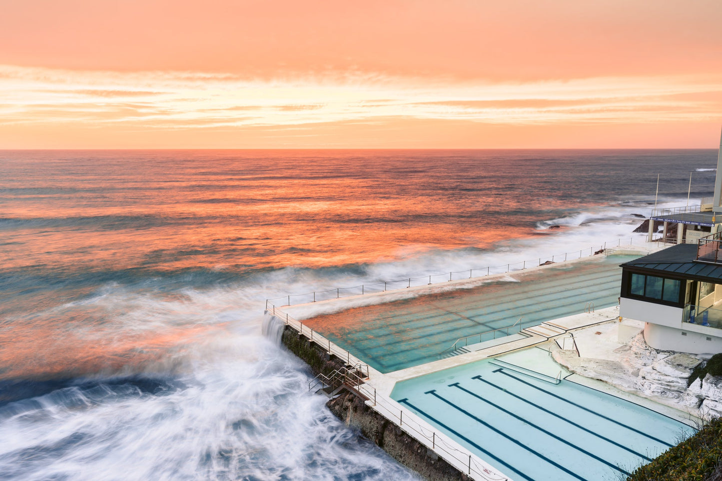 Icebergs Red